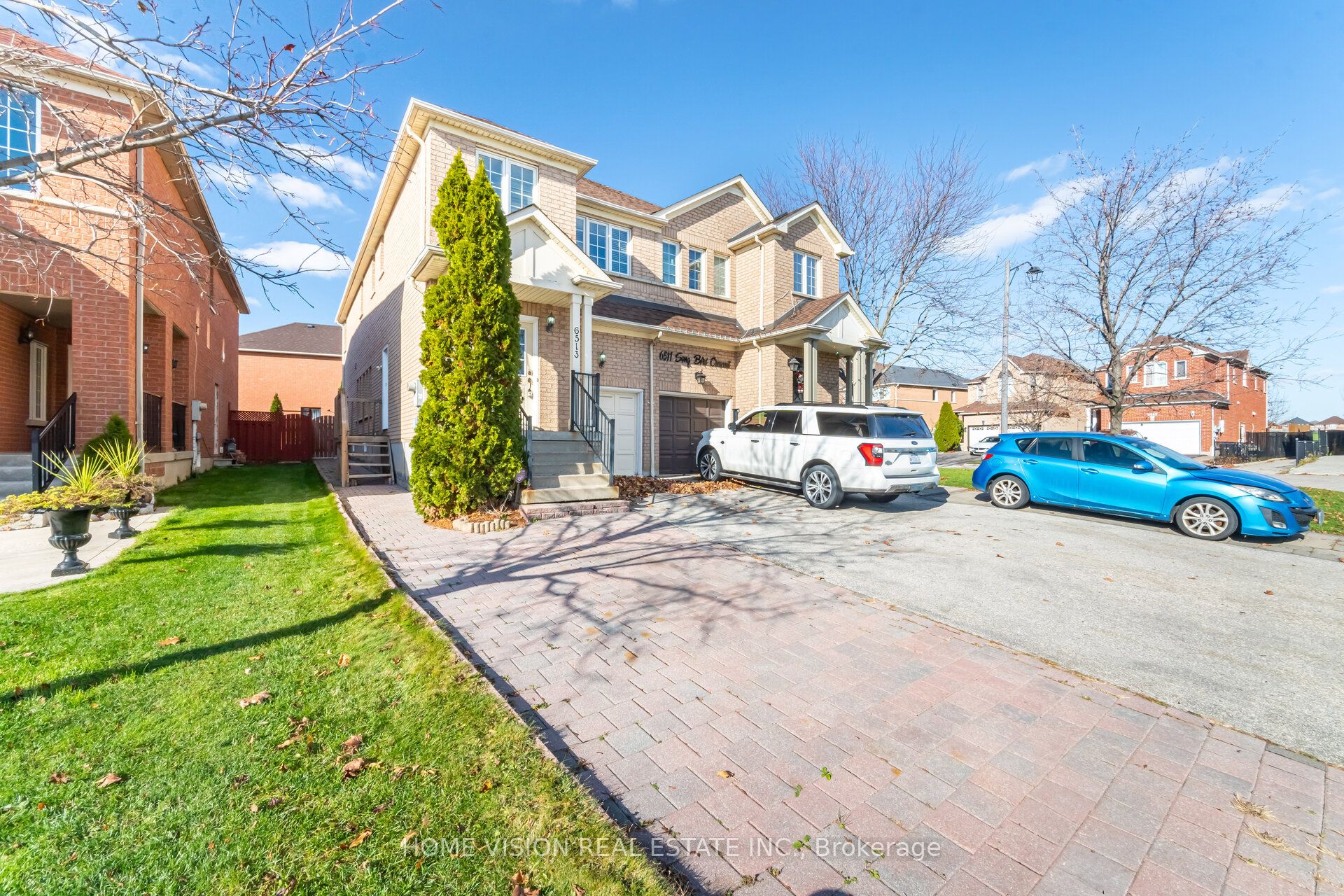 6513 Song Bird Crescent