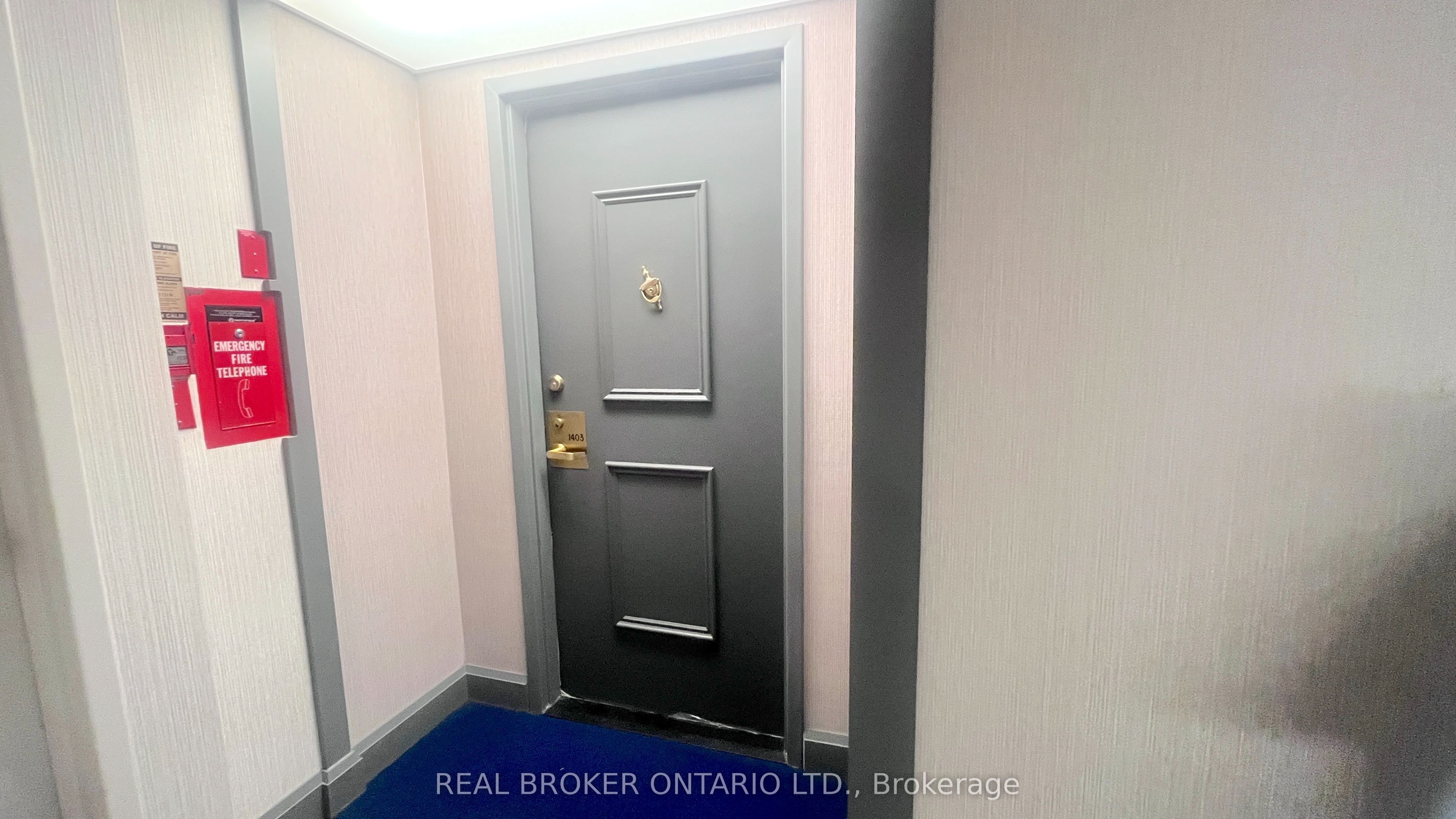 343 clark Avenue W 1403