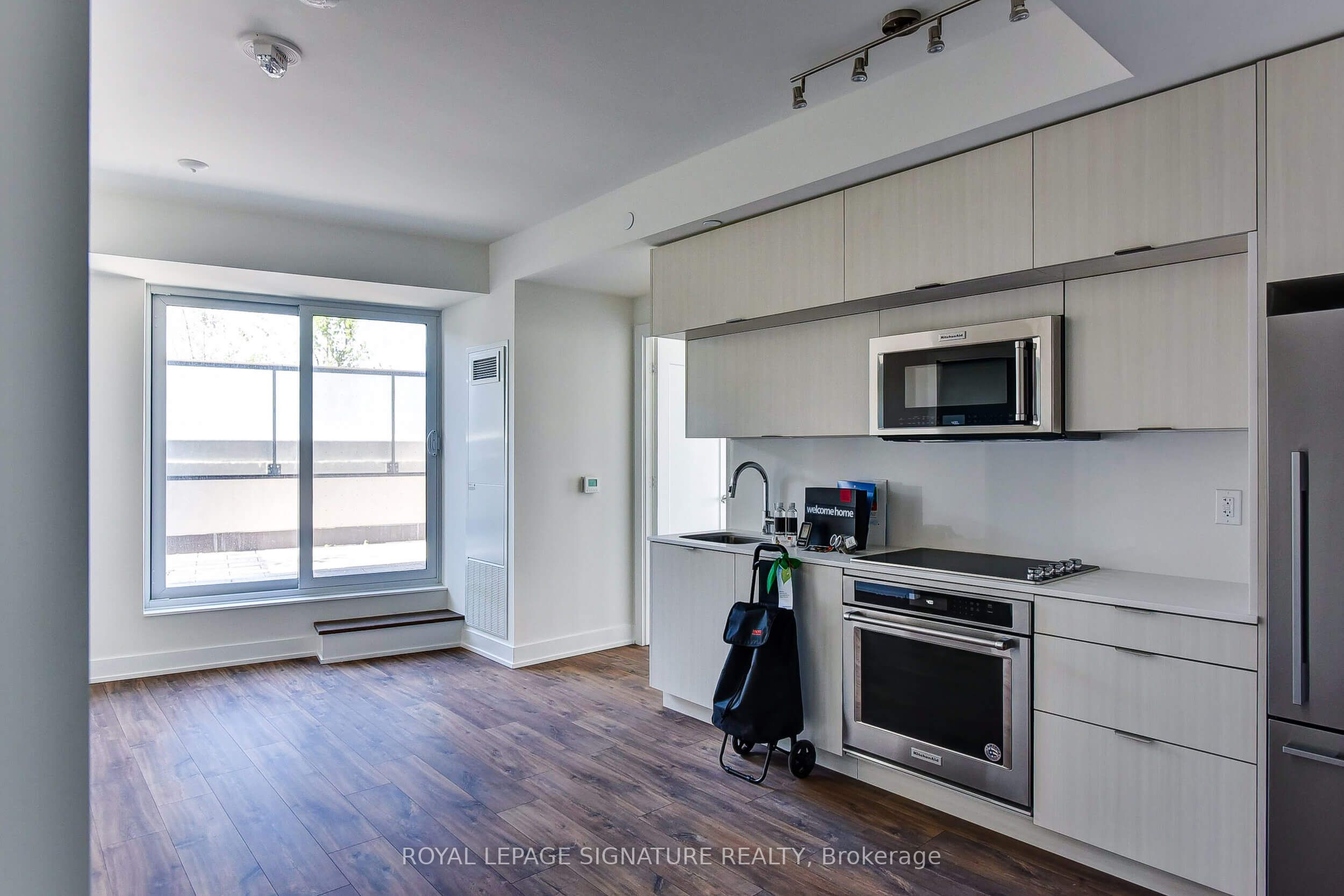 80 Vanauley Street 506