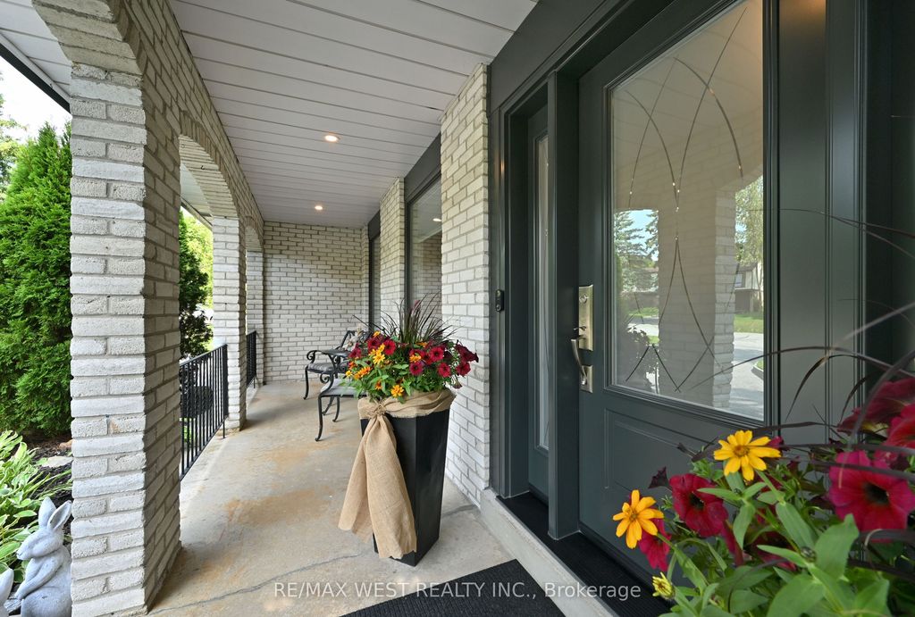 Photo of 17 Pineridge Drive, Caledon, ON L7E 0M2 (MLS # W13077540)
