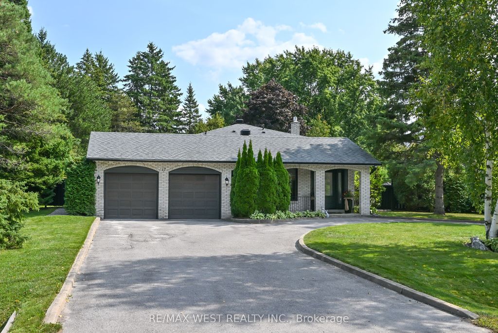 Photo of 17 Pineridge Drive, Caledon, ON L7E 0M2 (MLS # W13077540)