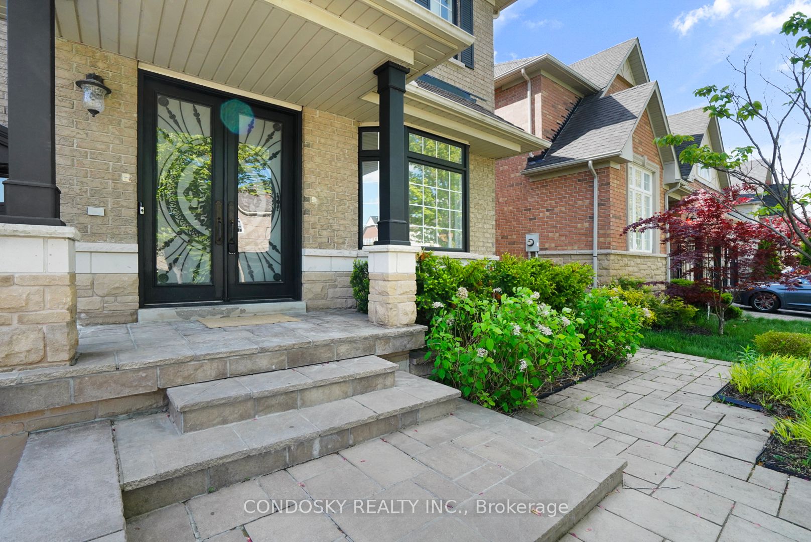 3322 Fox Run Circle