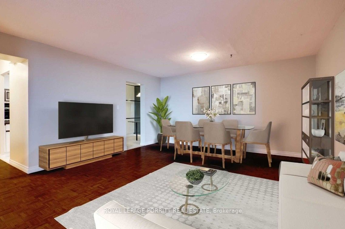 1535 Lakeshore Road E 907