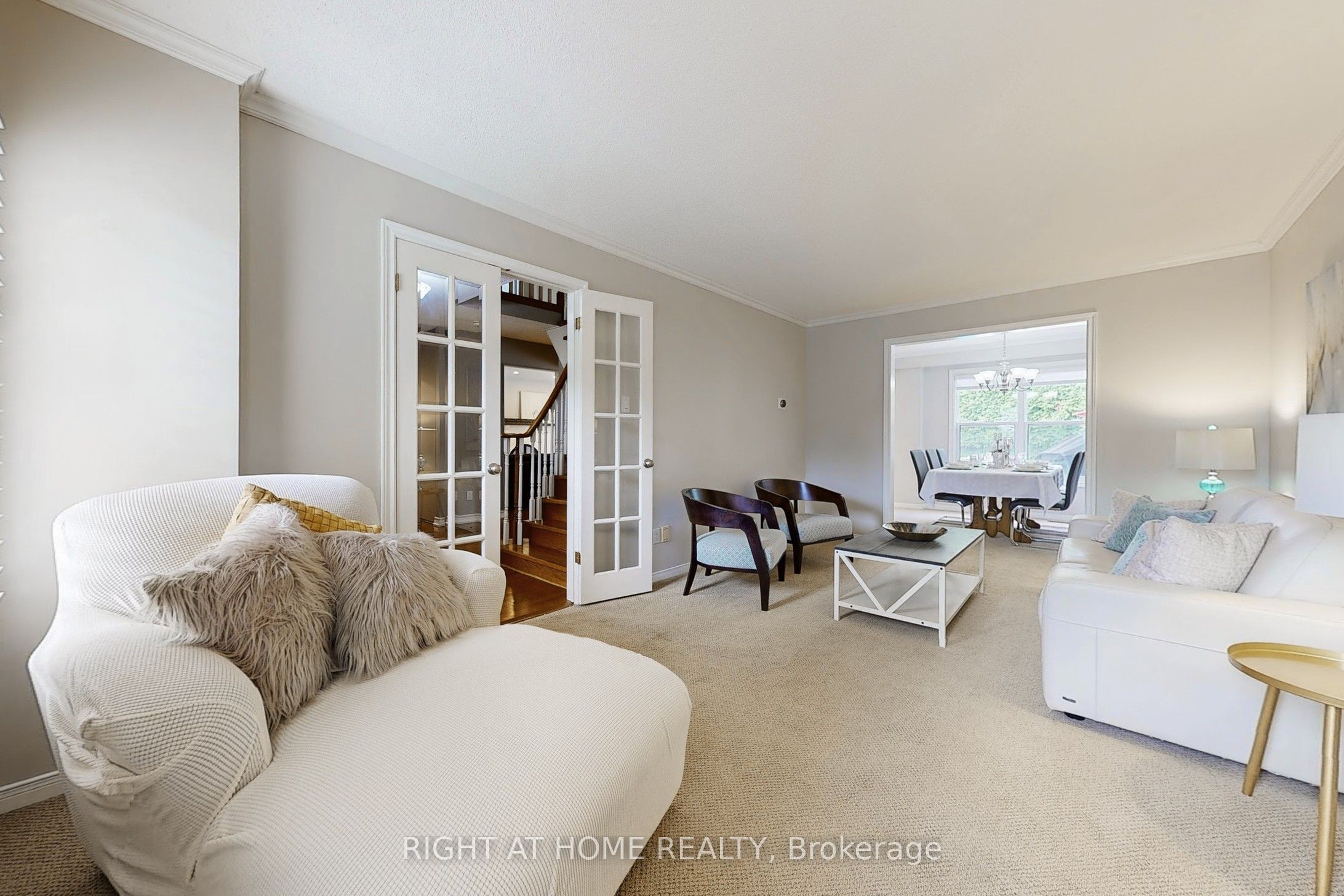 363 CROSSLAND Gate