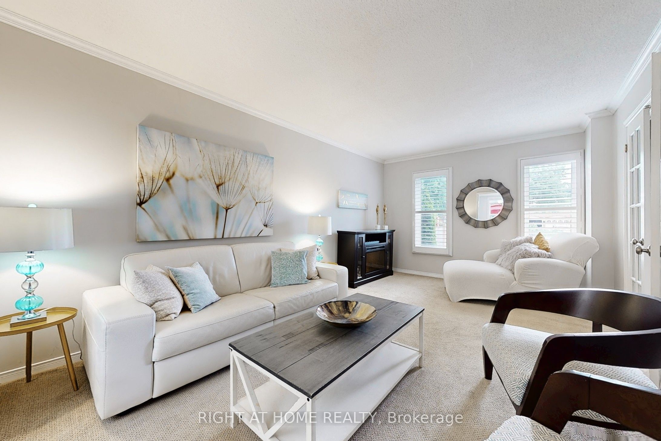 363 CROSSLAND Gate