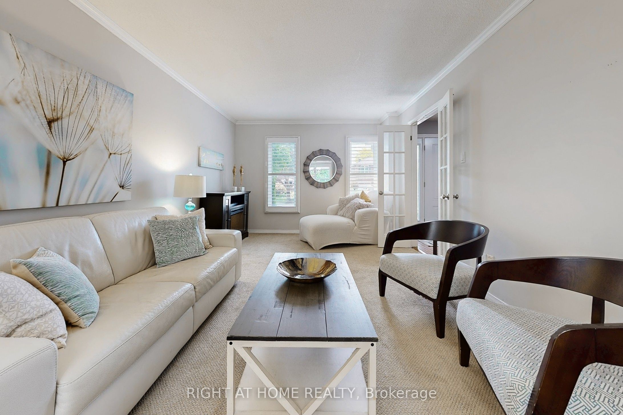 363 CROSSLAND Gate