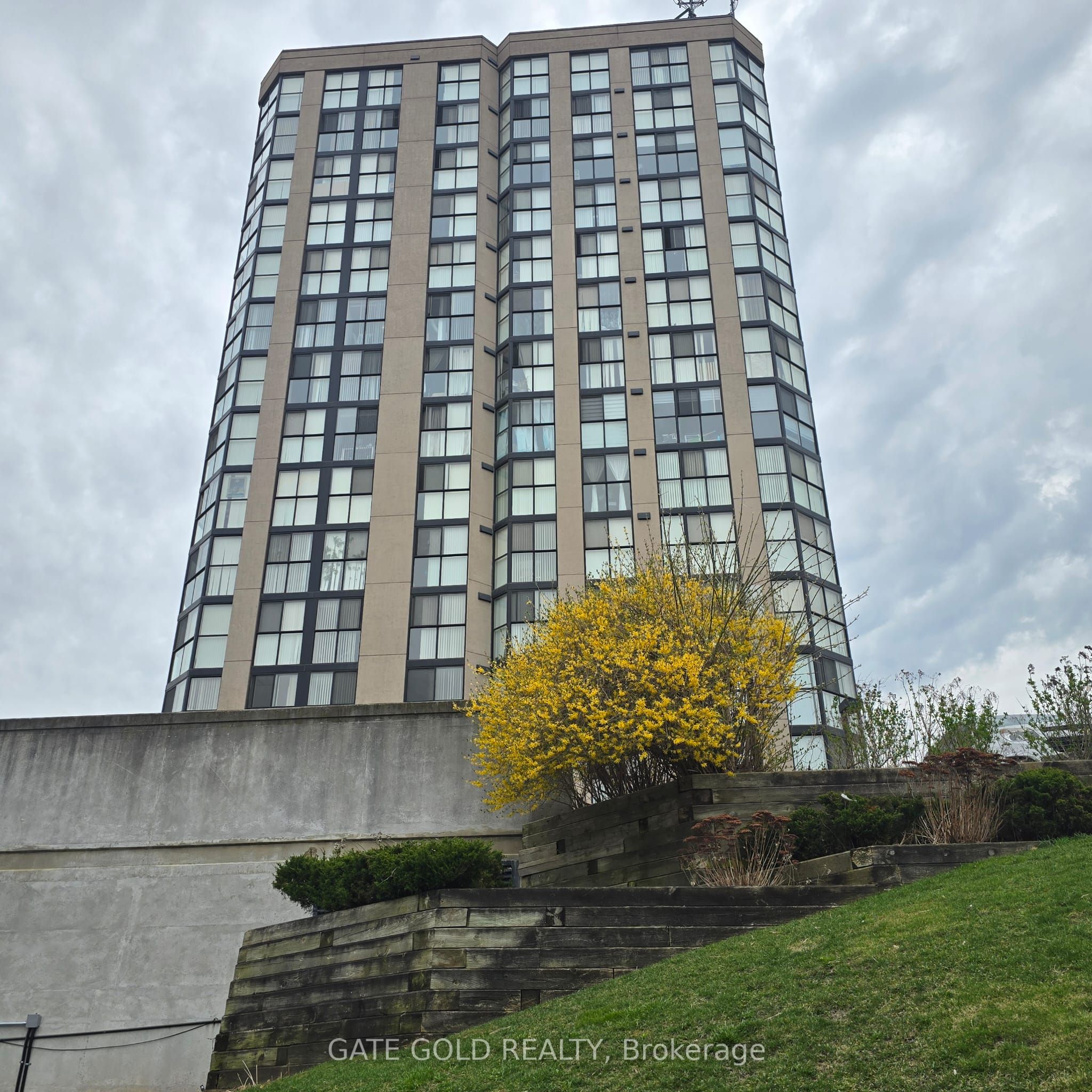 600 Rexdale Boulevard LPH2