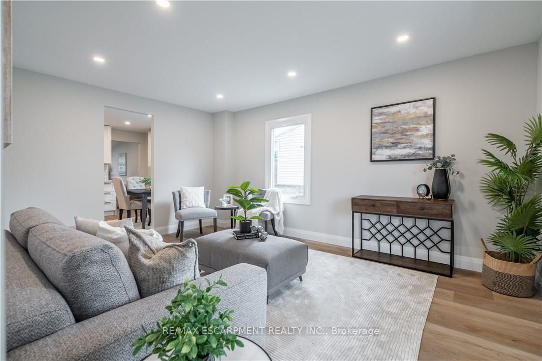 88 Ivon Avenue
