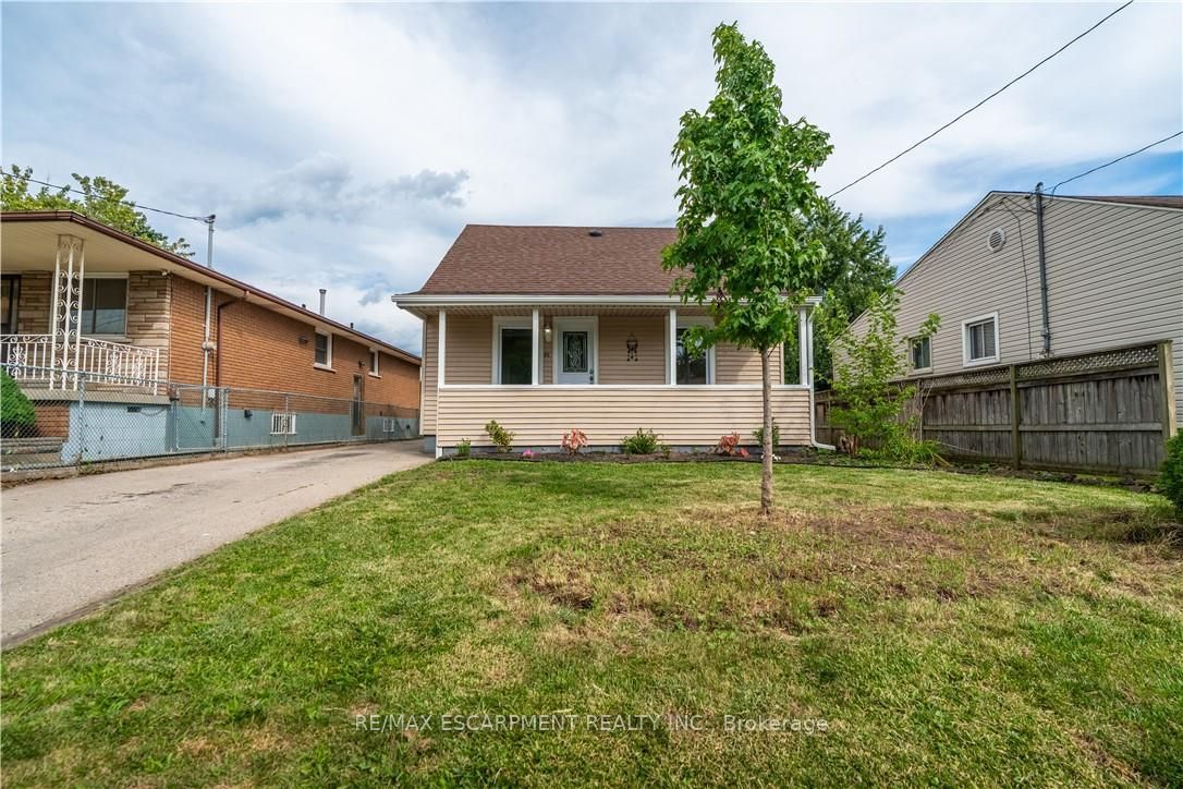 88 Ivon Avenue