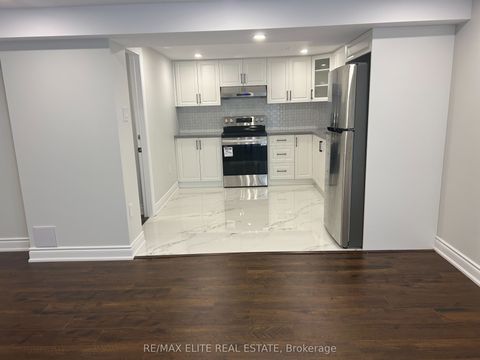 5631 River Grove Avenue bsmt Mississauga ON L5M 3W9