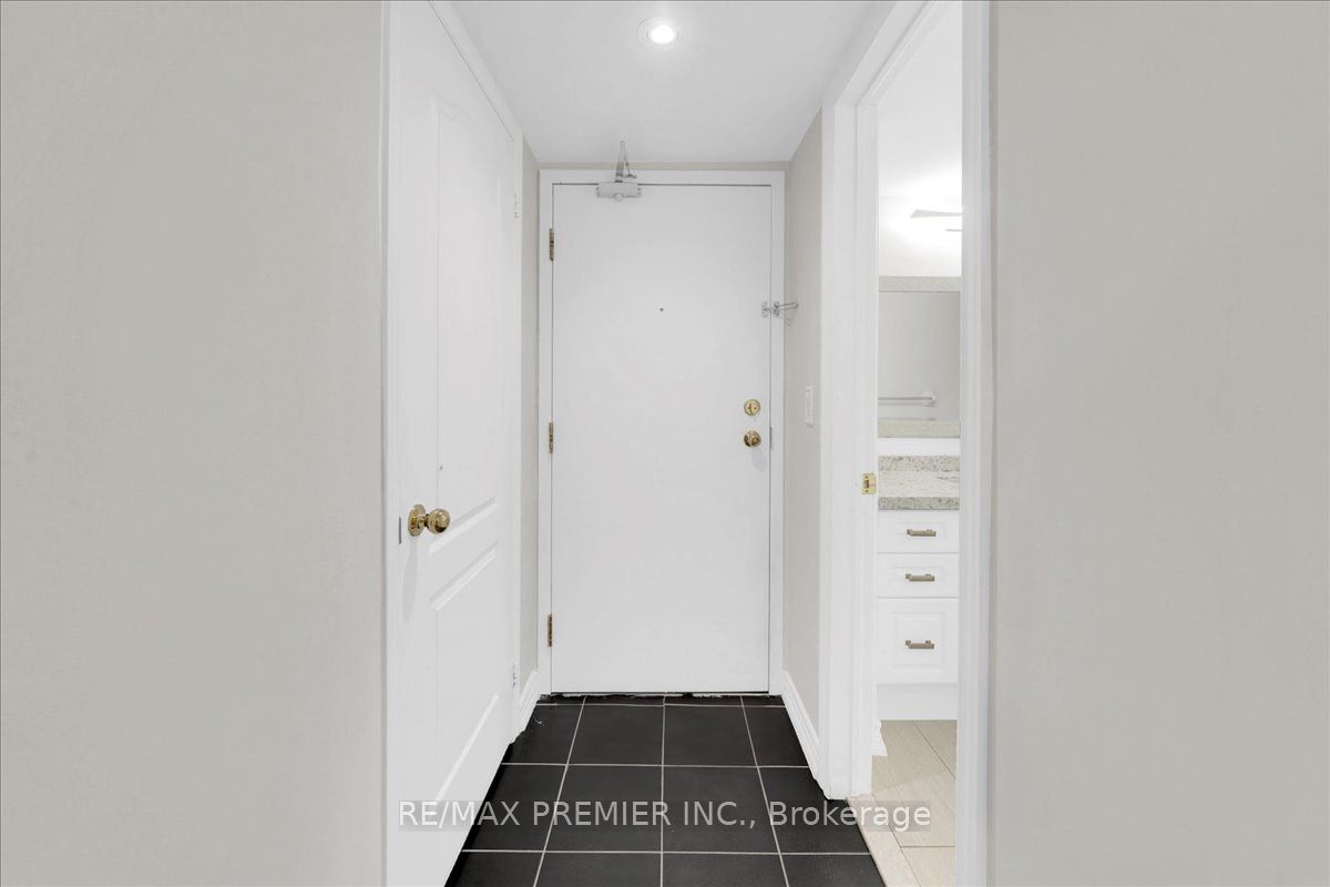 141 Isaac Devins Boulevard 8