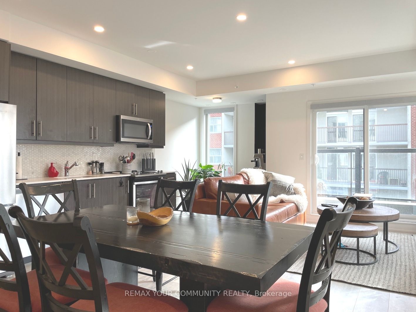 3488 Widdicombe Way 6