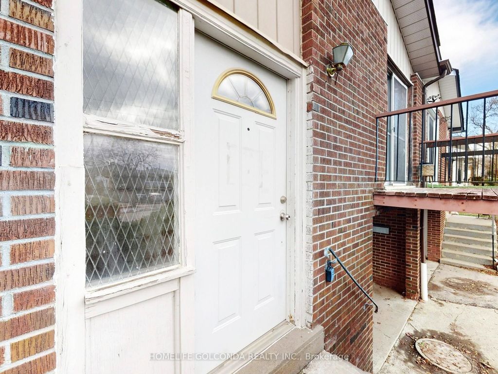 Photo of 81 Sexton Crescent, Toronto, ON M2H 2L7 (MLS # C12878716)