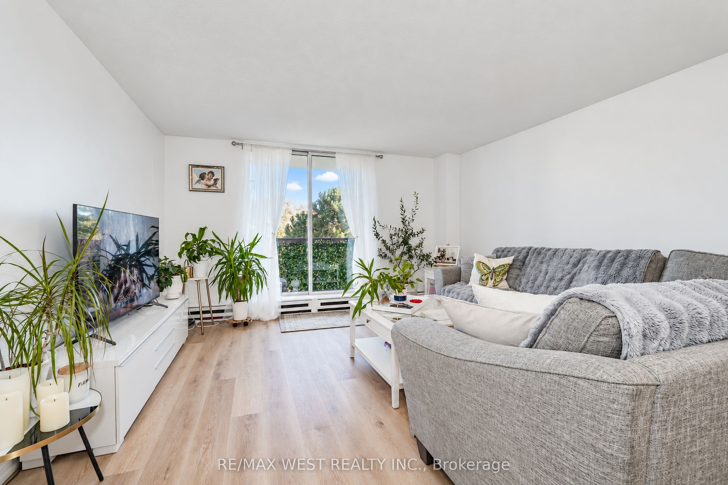 1100 Caven Street 406