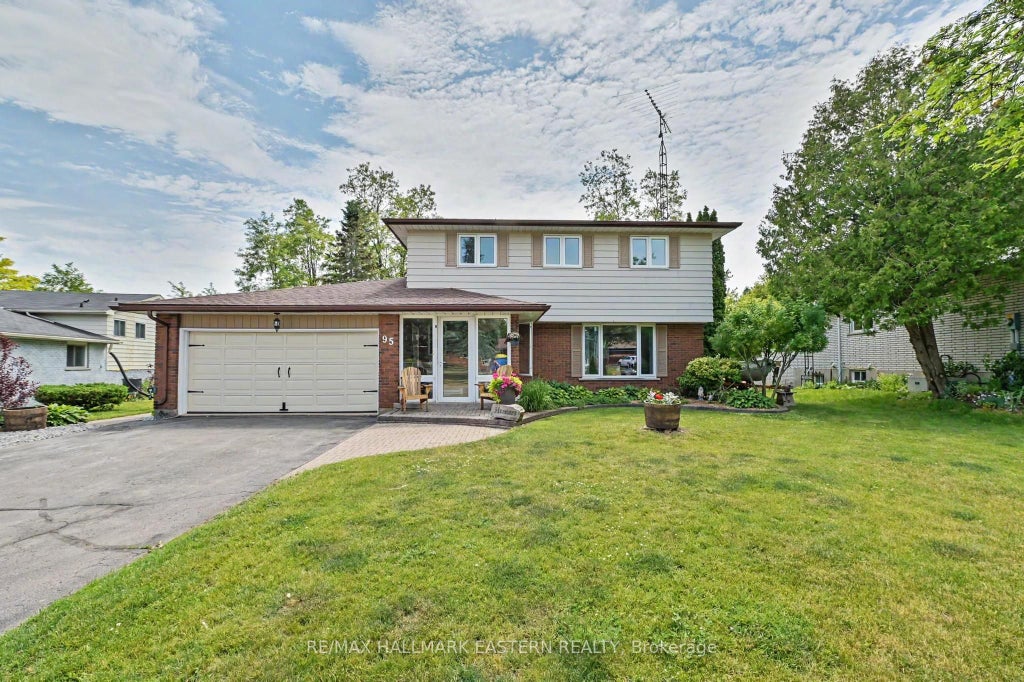 Photo of 95 Centennial Drive, Port Hope, ON L1A 3X3 (MLS # X13538322)