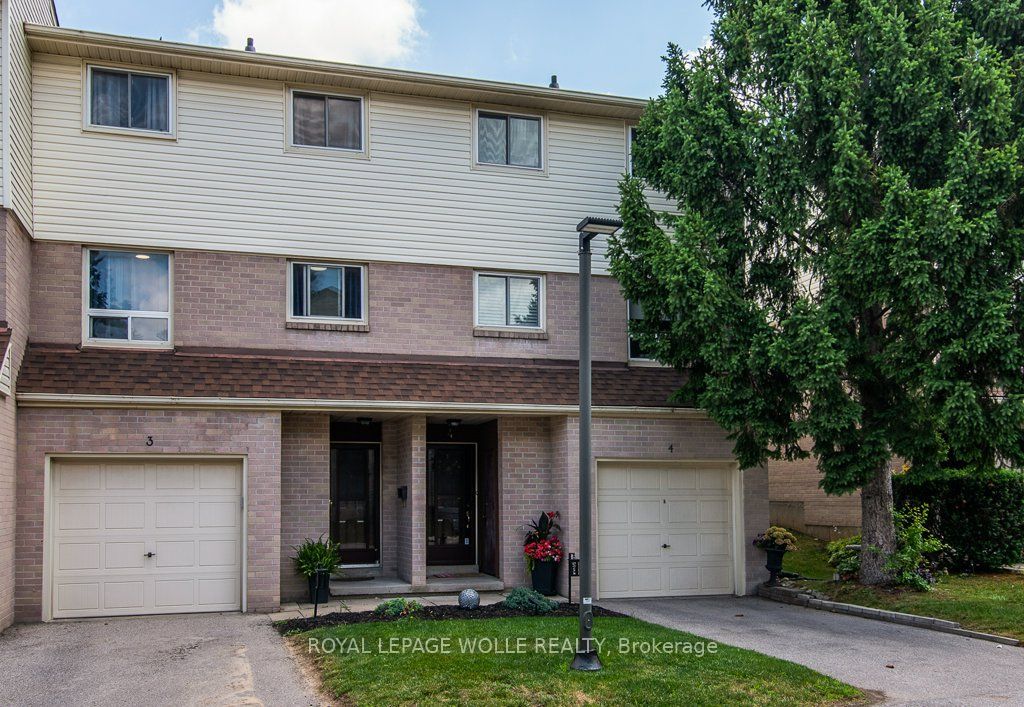 Photo of 634 Strasburg Road #3, Kitchener, ON N2E 2G8 (MLS # X12427007)