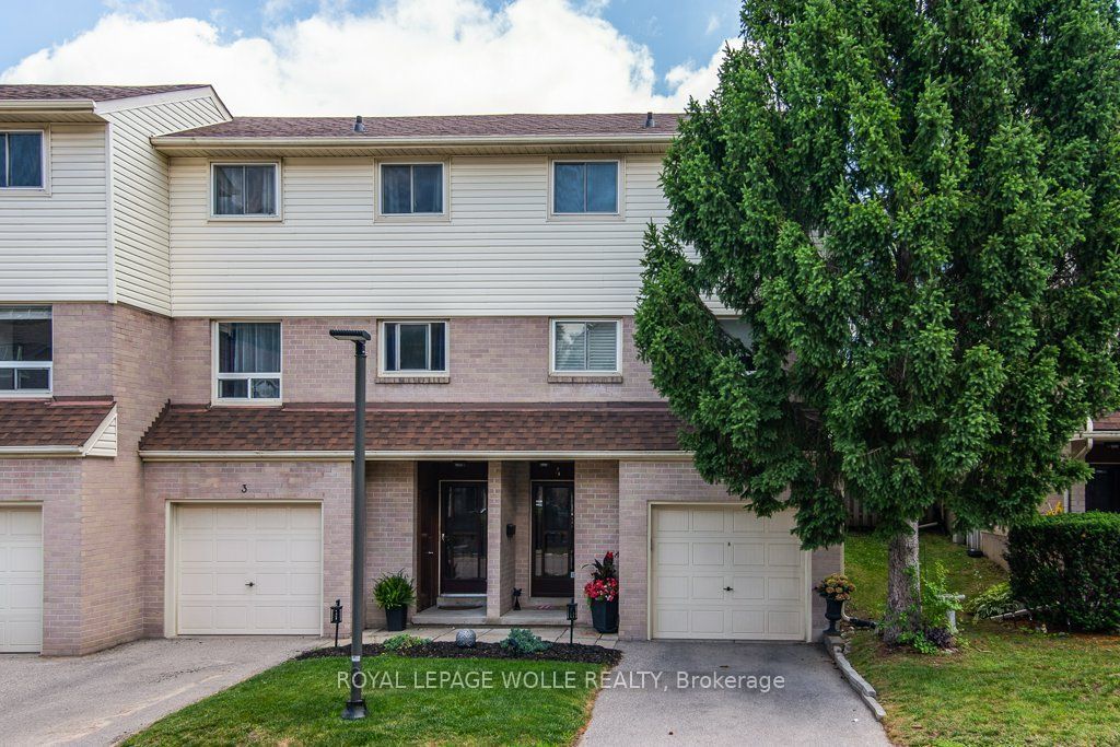 Photo of 634 Strasburg Road #3, Kitchener, ON N2E 2G8 (MLS # X12427007)