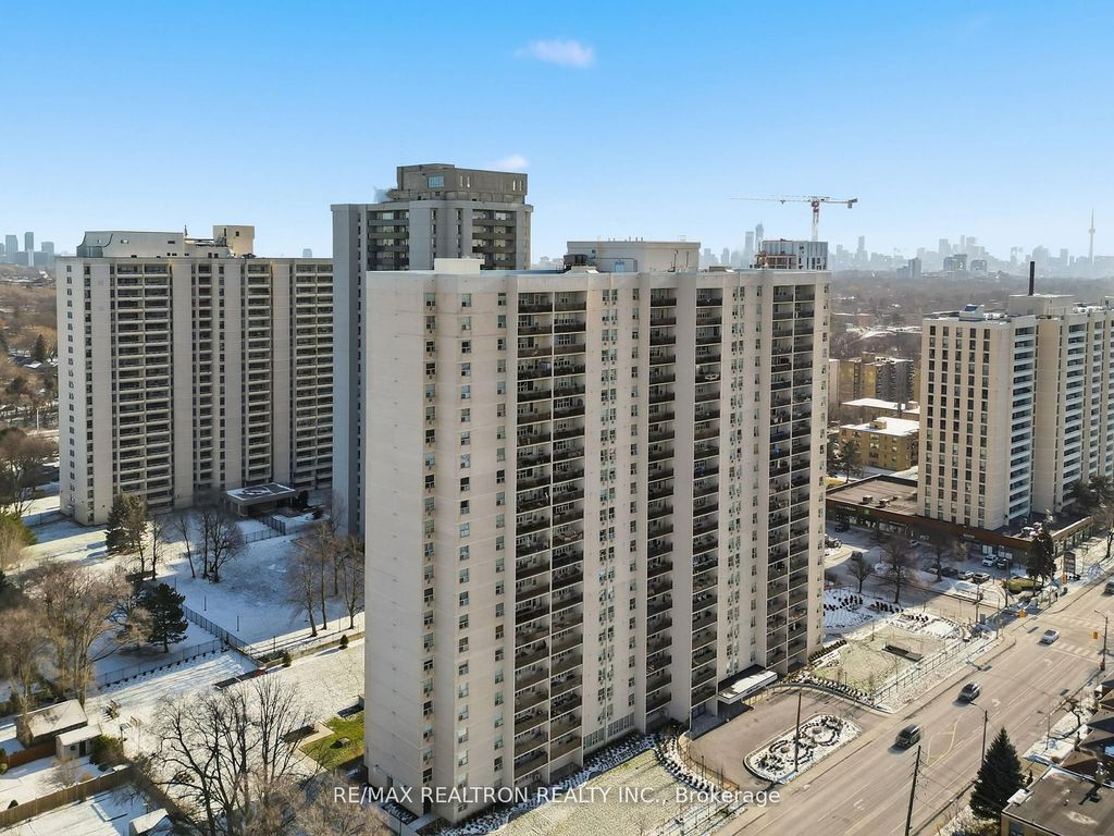 Photo of 155 Marlee Avenue #909, Toronto, ON M6B 4B5 (MLS # W13011458)