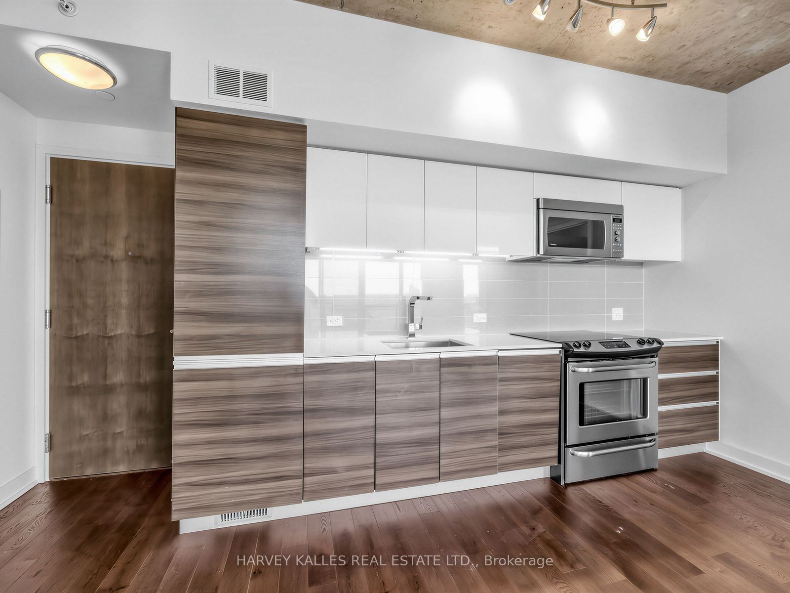 1190 Dundas Street E 1114