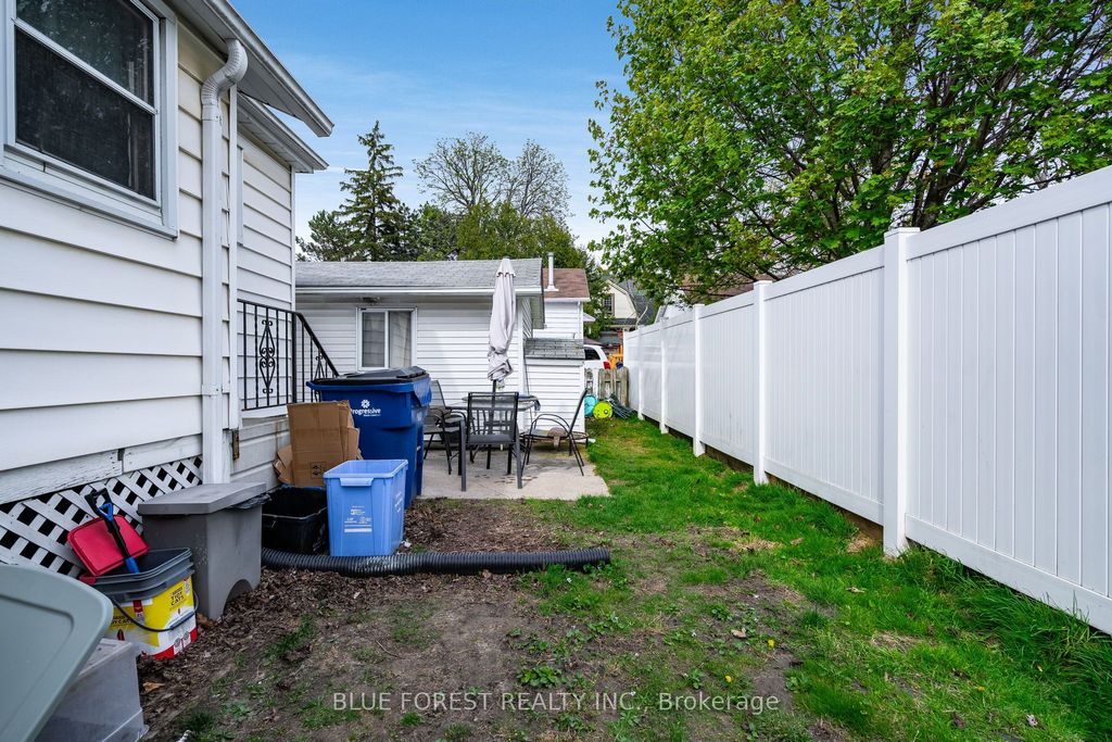 Photo of 30 Park Avenue E, Chatham-Kent, ON N7M 3V5 (MLS # X13055750)