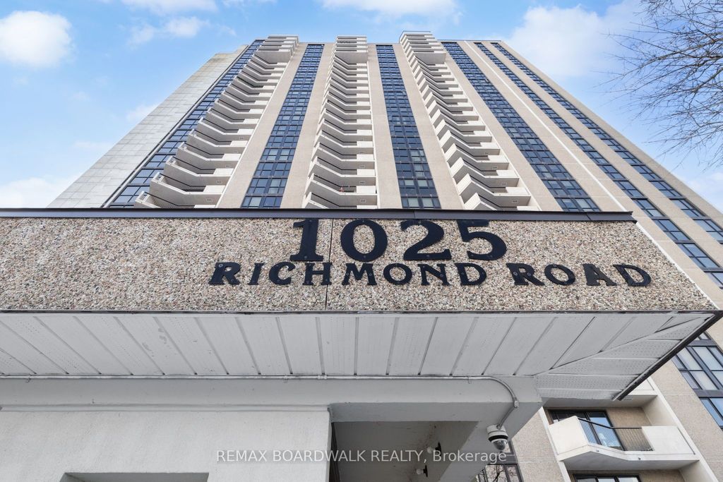 Photo of 1025 RICHMOND Road #2305, Woodroffe, ON K2B 8G8 (MLS # X12599372)
