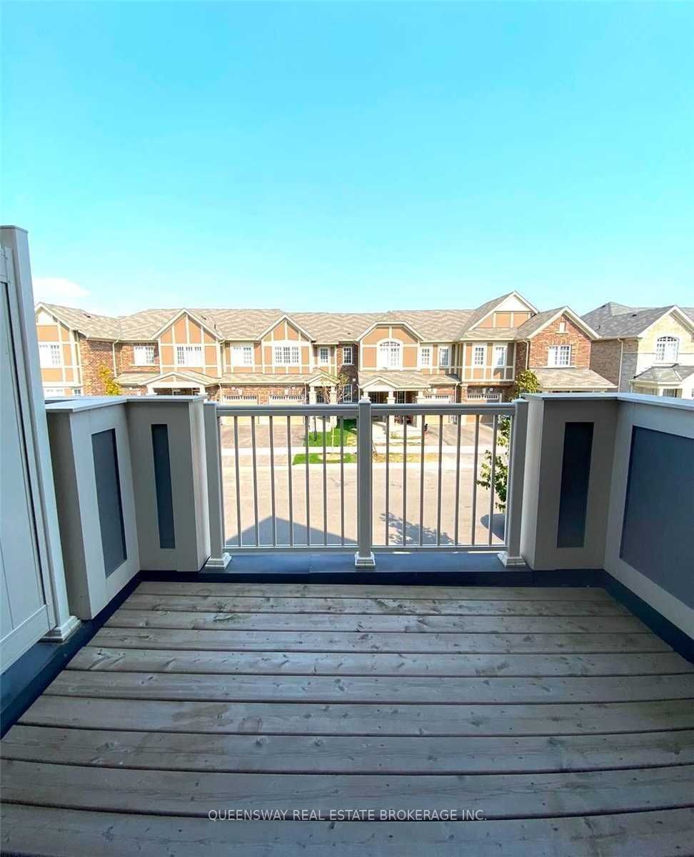 649 Laking Terrace