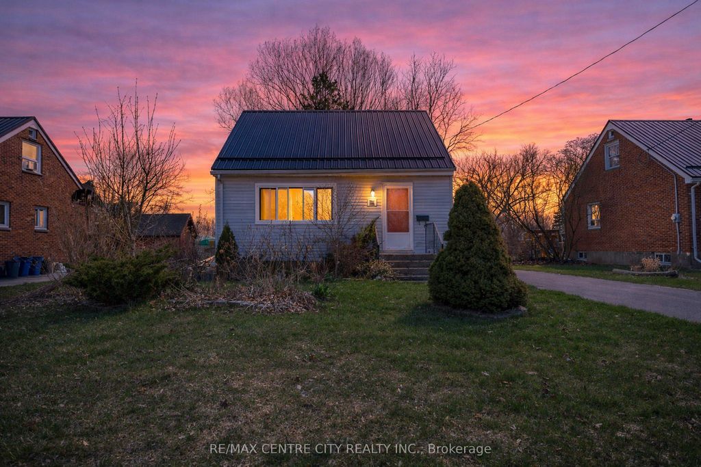 Photo of 64 Dunkirk Drive, St. Thomas, ON N5R 1S3 (MLS # X13079310)