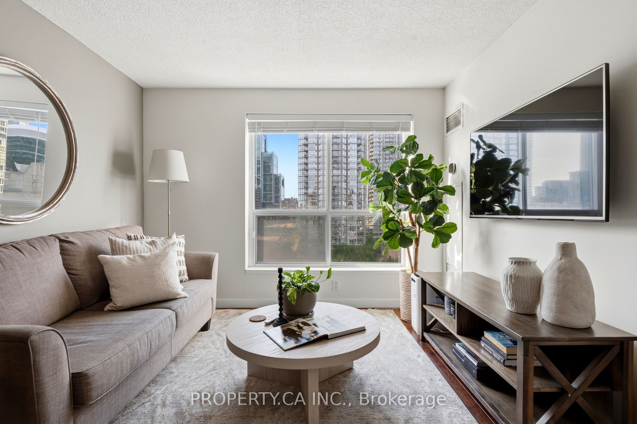 410 Queens Quay W 1105