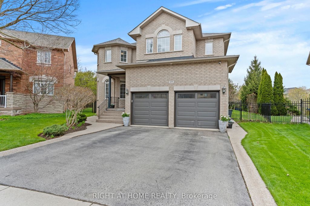 Photo of 2275 Whitecliffe Way, Oakville, ON L6M 4W3 (MLS # W13092446)