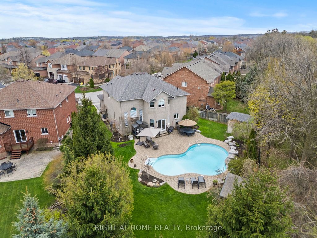 Photo of 2275 Whitecliffe Way, Oakville, ON L6M 4W3 (MLS # W13092446)