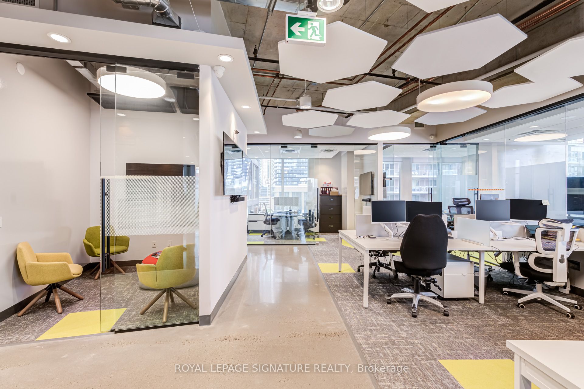 130 Queens Quay E 701-703