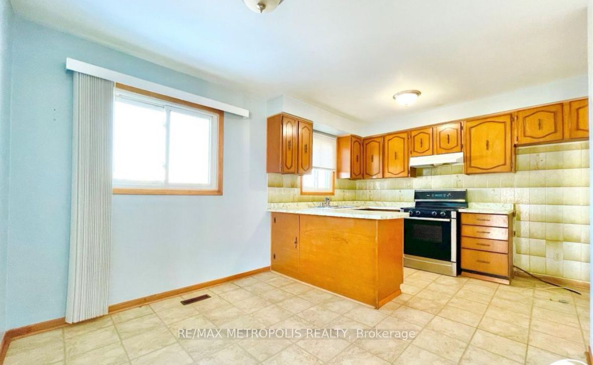 3 Prairie Dunes Place UPPER