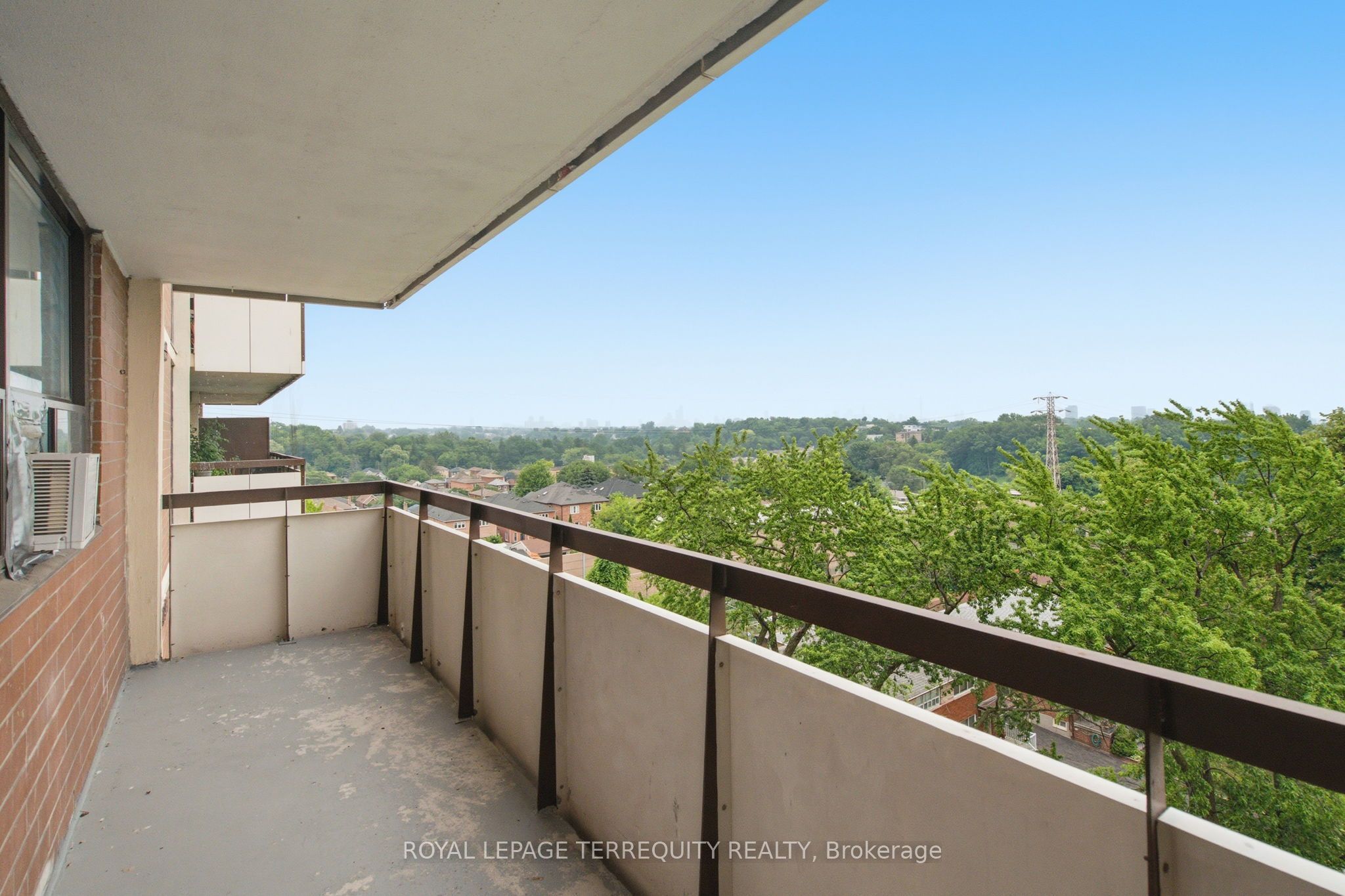 541 Blackthorn Avenue 808
