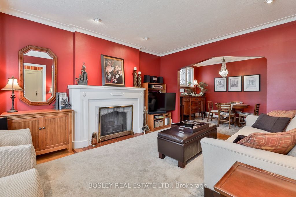 Photo of 333 Sutherland Drive, Toronto, ON M4G 1J7 (MLS # C12550222)