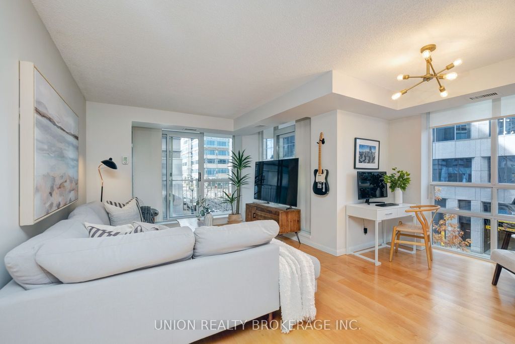 Photo of 18 Stafford Street #313, Toronto, ON M5V 3W4 (MLS # C12661504)