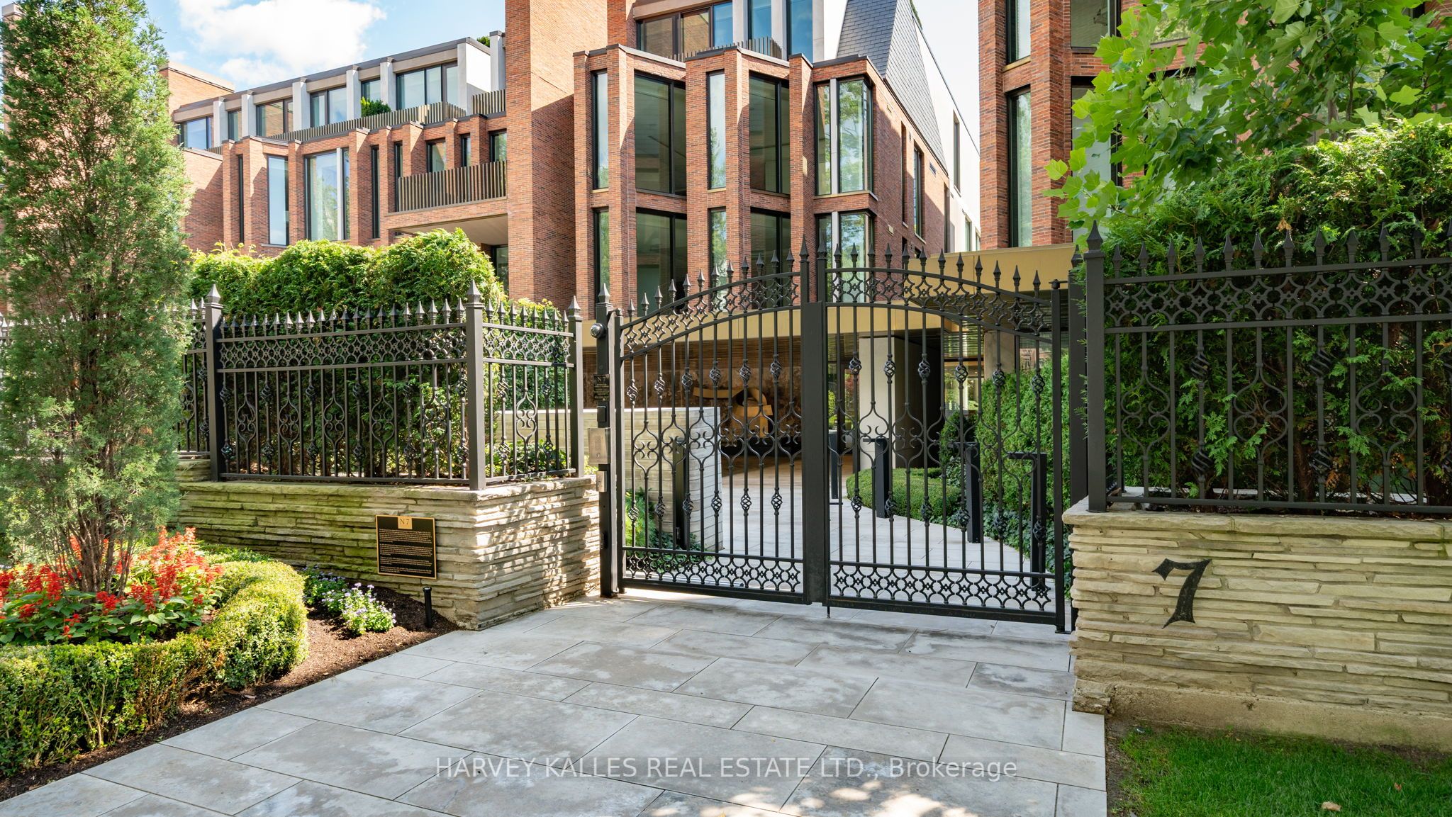 7 Dale Avenue 304