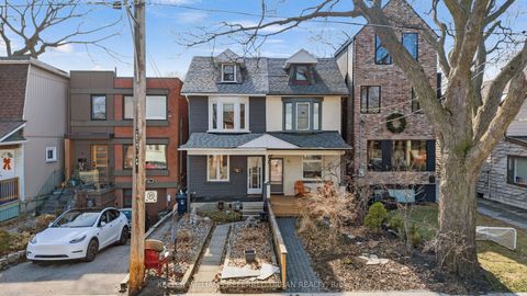8 Woodlee Road Toronto ON M4E 2R1