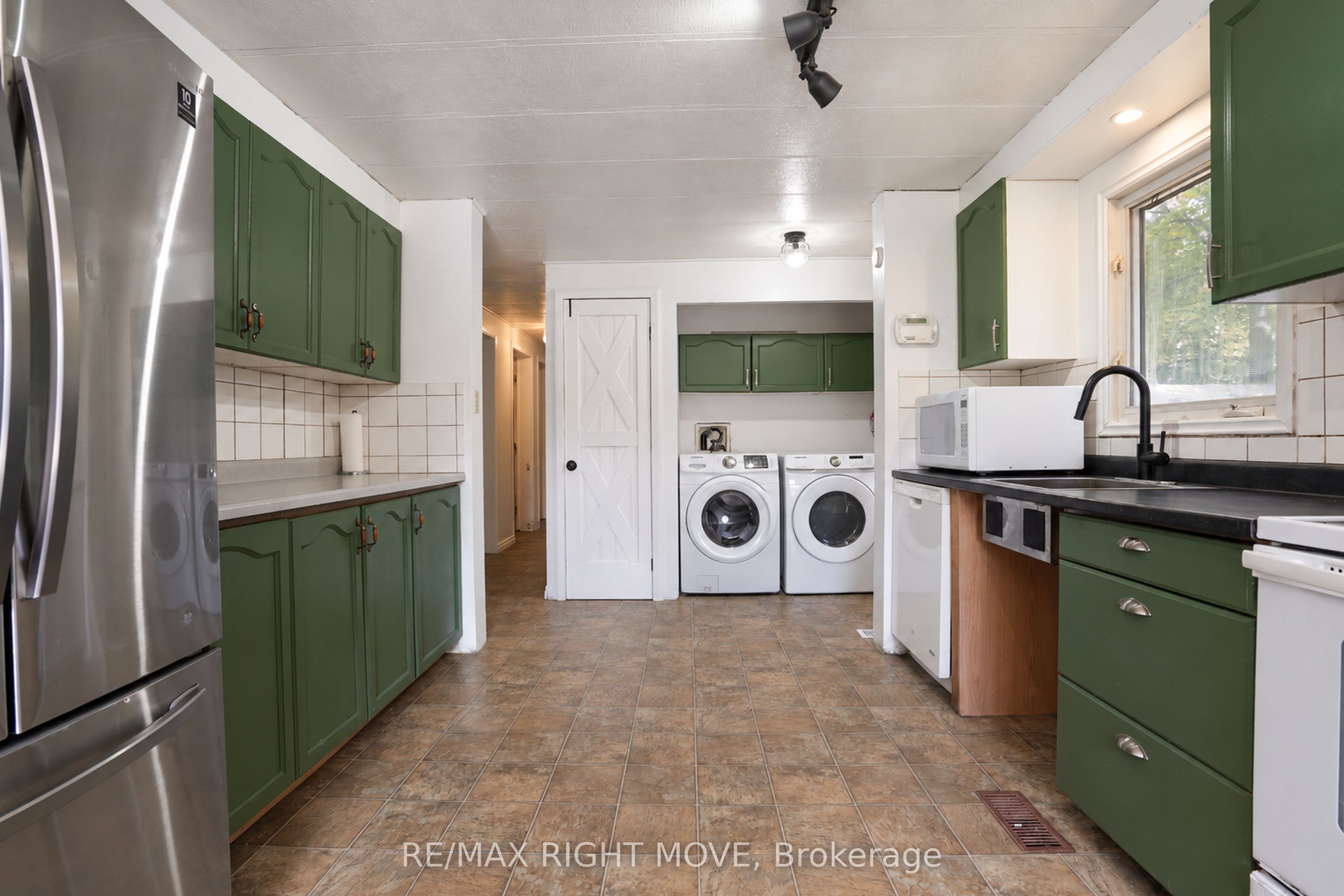 1108 Monck Road