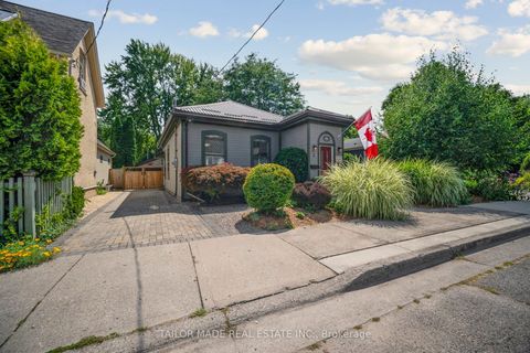 Photo of 4 Leslie Street, London North, ON N6H 1H9 (MLS # X12520316)