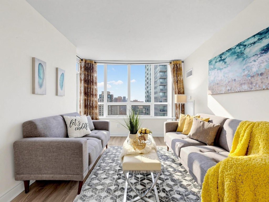 Photo of 25 Greenview Avenue #2326, Toronto, ON M2M 1R2 (MLS # C14091062)