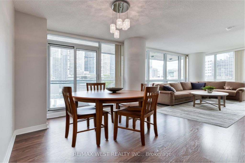 Photo of 33 Bay Street #903, Toronto, ON M5J 2Z3 (MLS # C12373848)