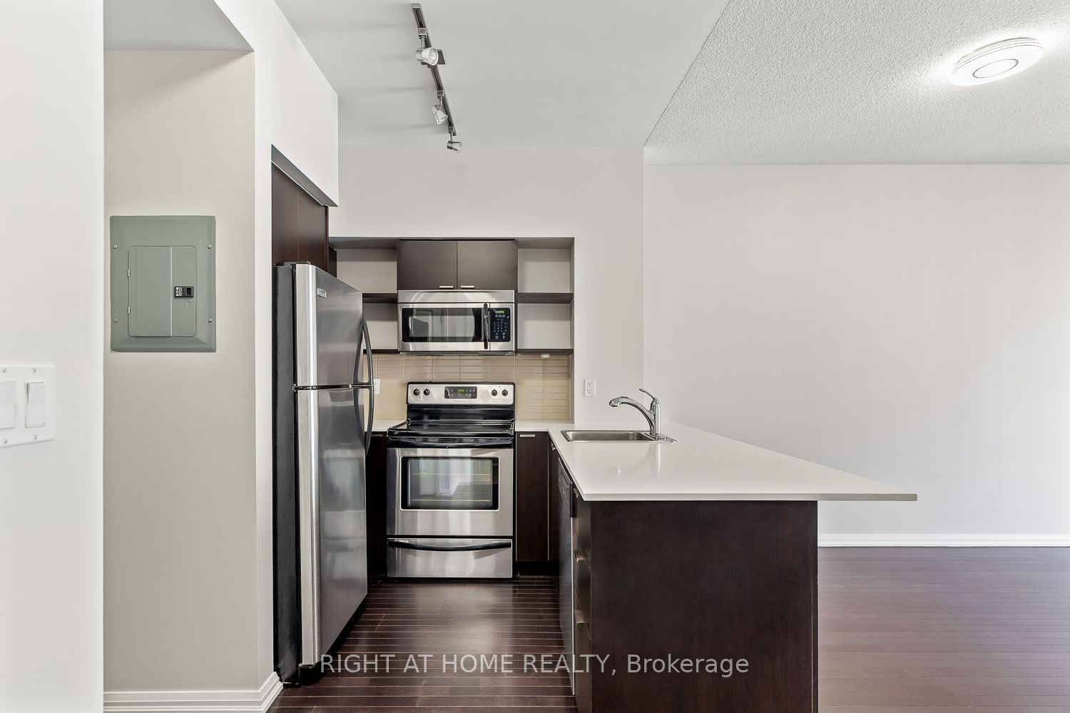 35 Hayden Street 1409