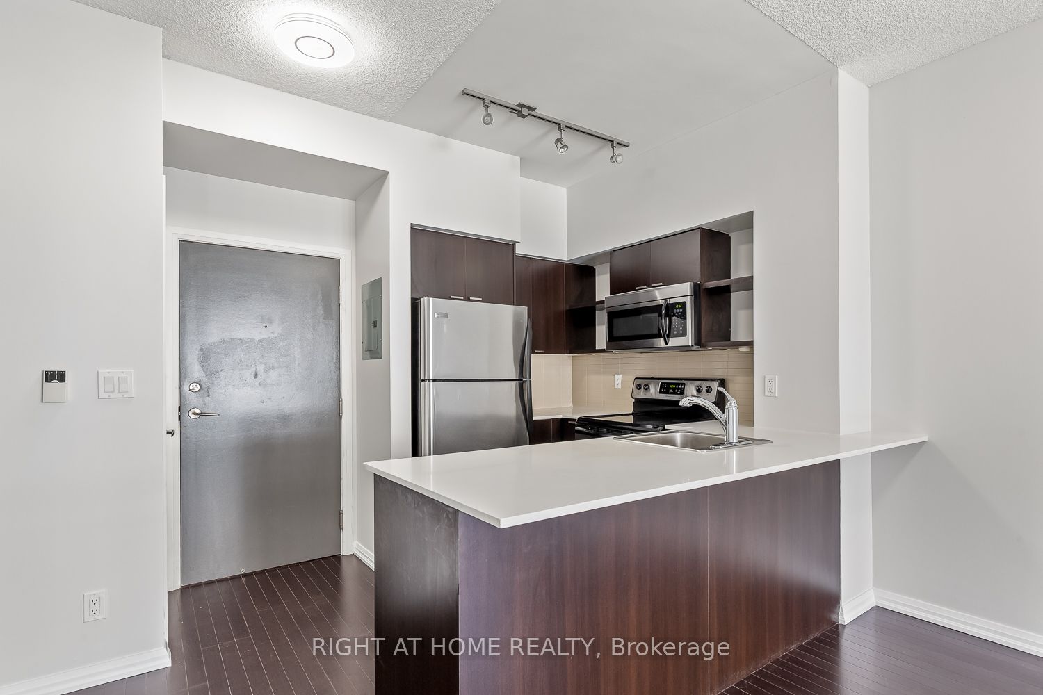 35 Hayden Street 1409