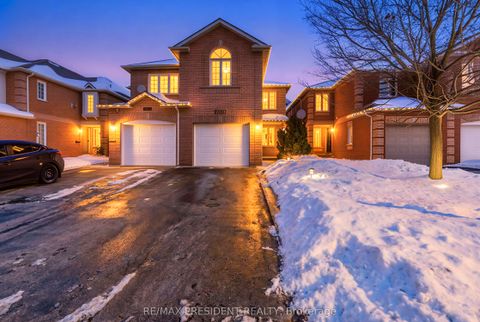 7031 Graydon Court Mississauga ON L5N 7H4
