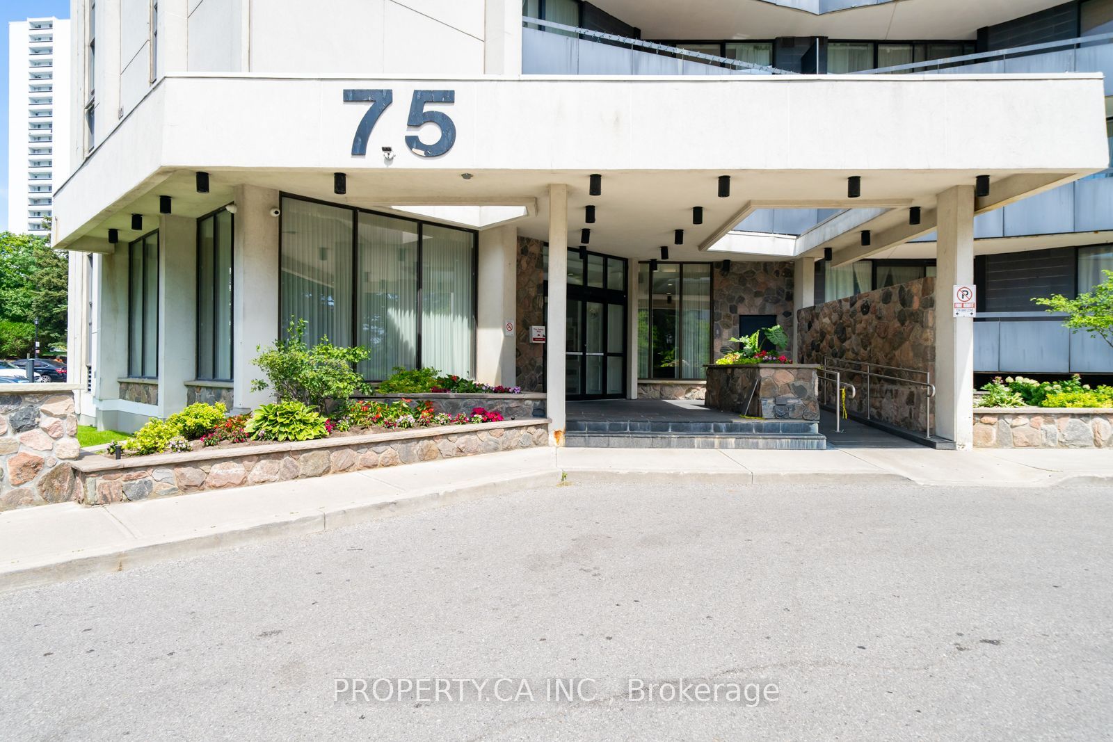 75 Graydon Hall Drive 303