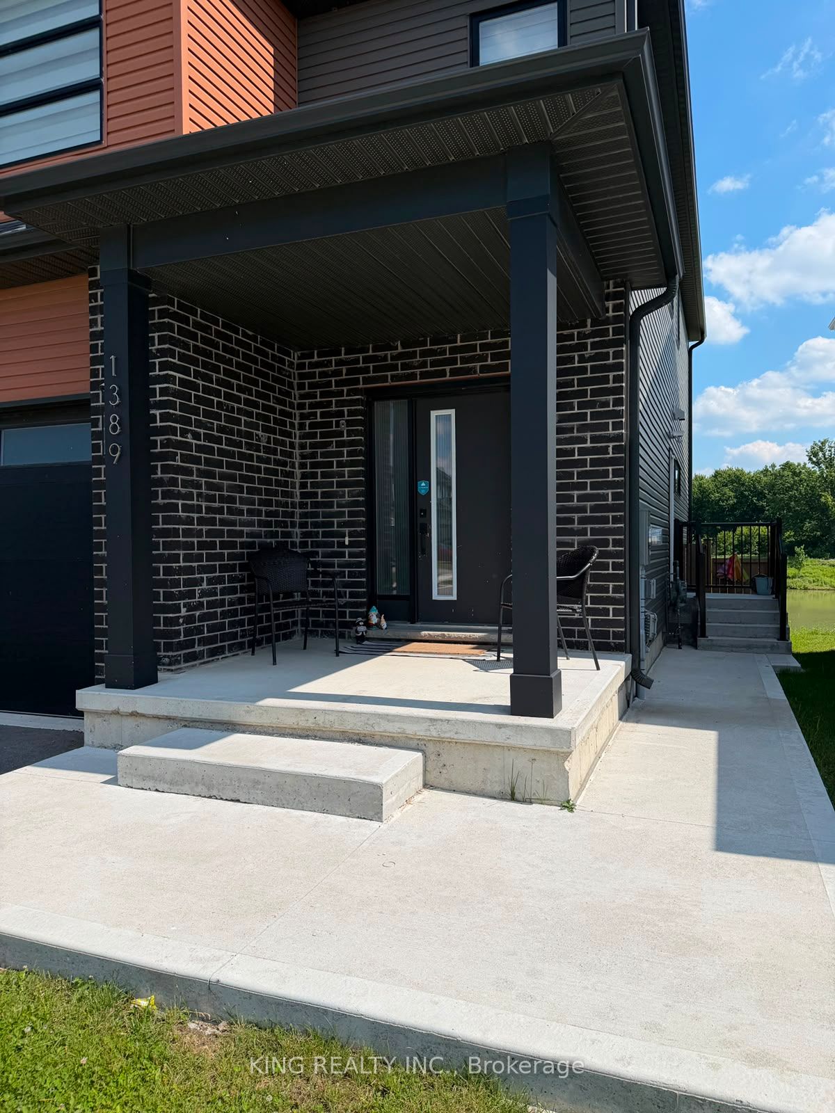 Photo 1 of 13 — 1389 Twilite Boulevard, London North, ON N6G 3R5