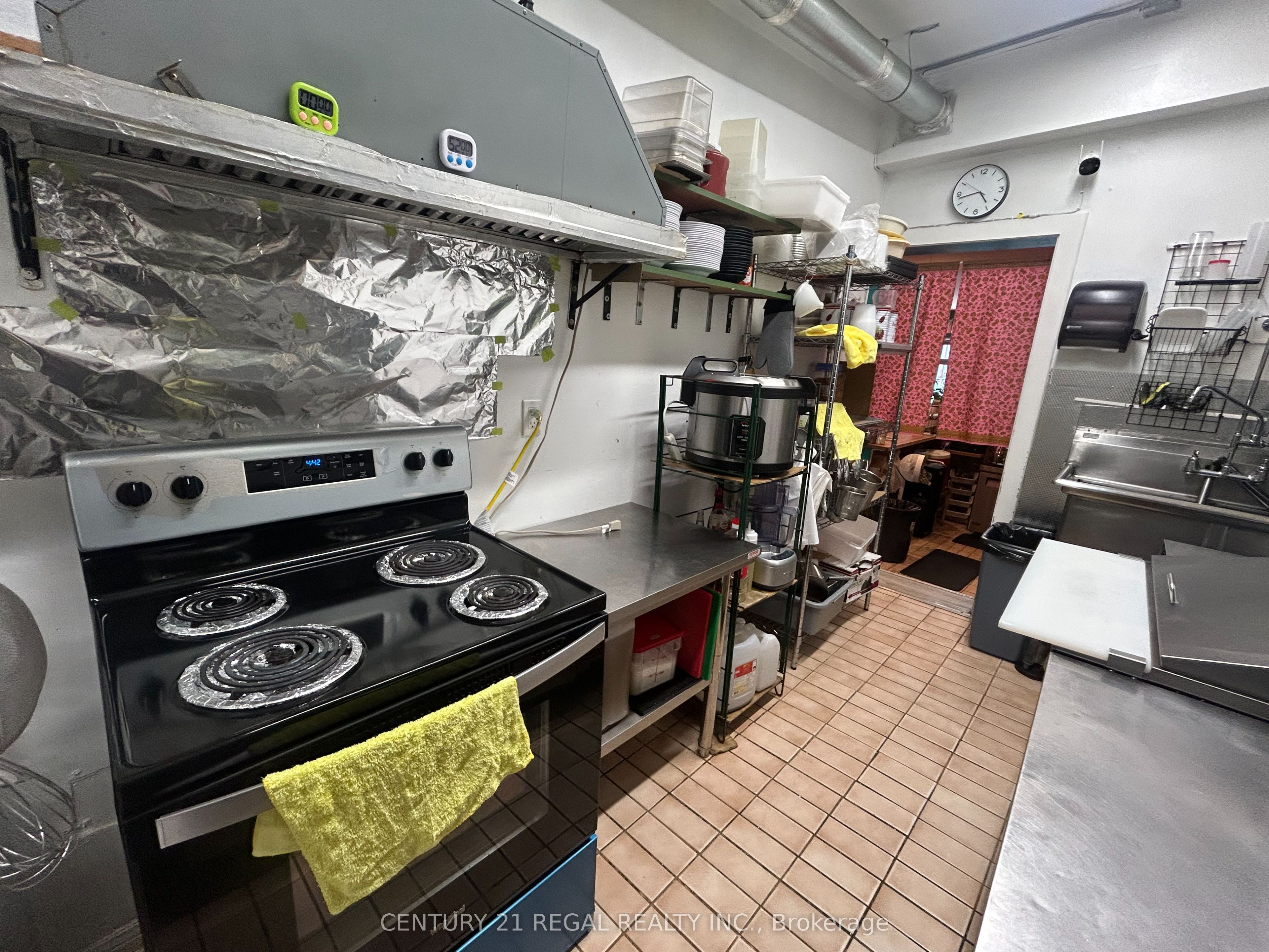 253 Gerrard Street E