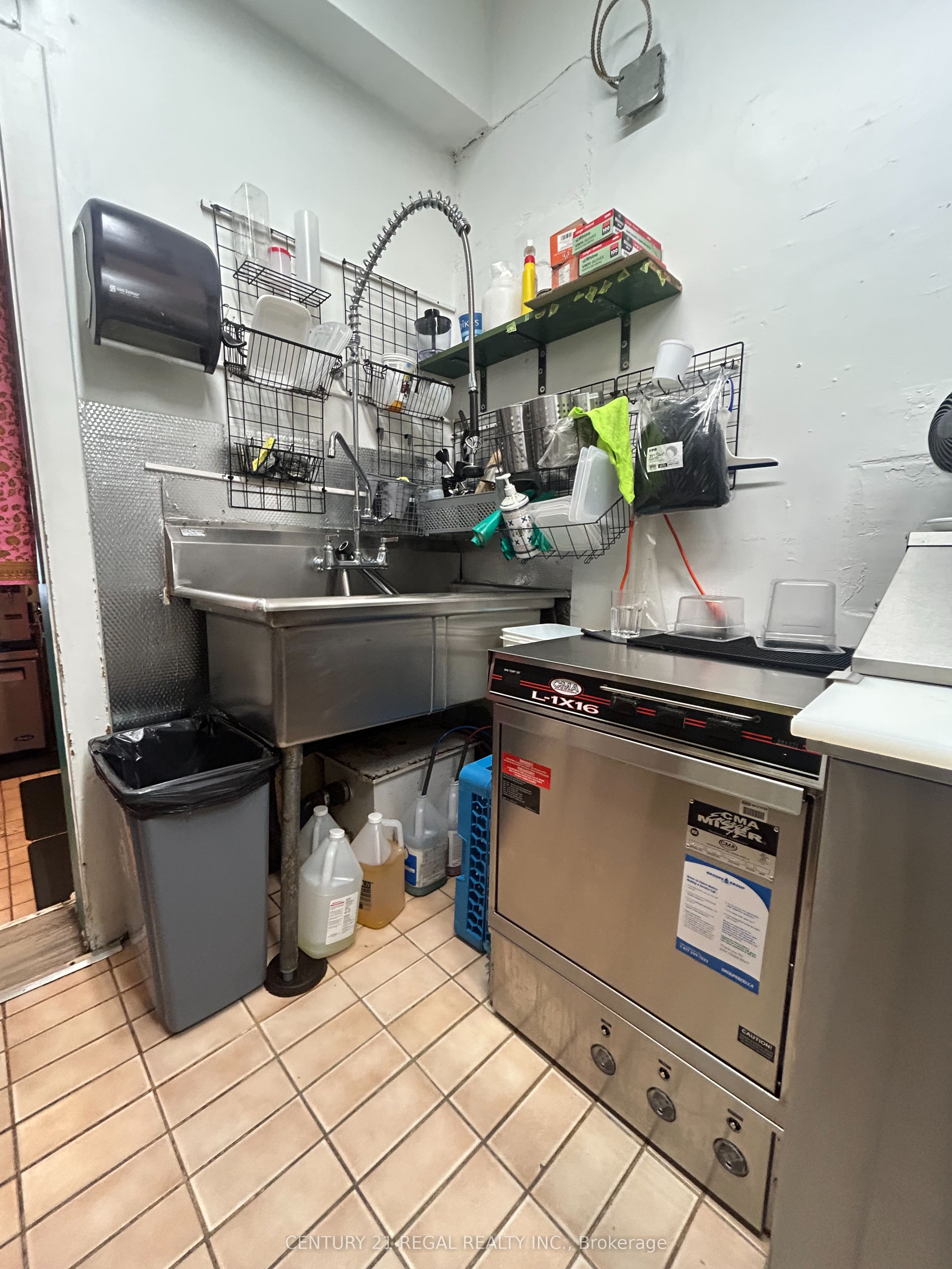 253 Gerrard Street E