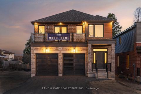 Photo of 985 Queensdale Avenue, Oshawa, ON L1H 1H4 (MLS # E12683514)