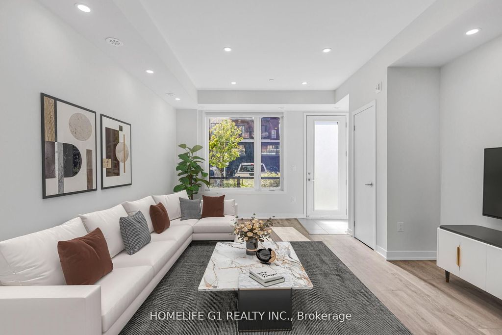 Photo of 3429 Ridgeway Drive #5, Mississauga, ON L5L 0B9 (MLS # W12614416)